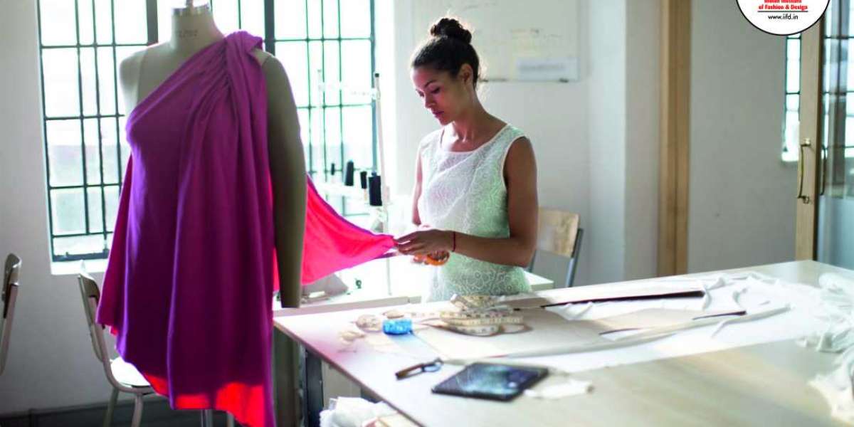 How Do You Choose a Reputable College for Fashion Design?