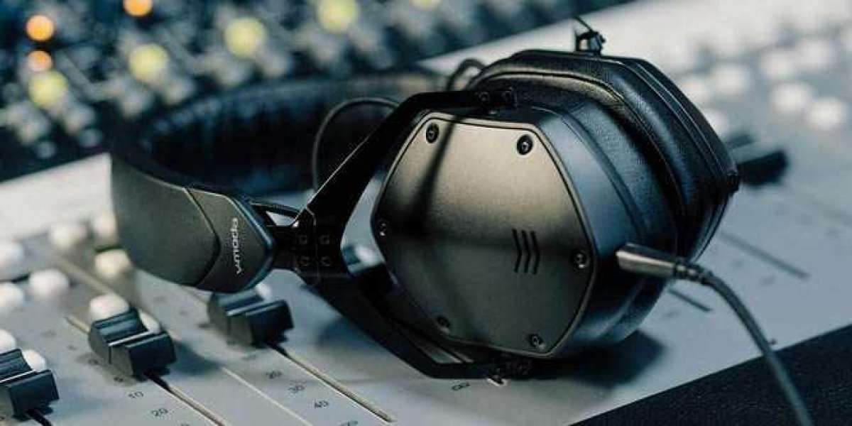 Best Bass Headphones: 13 Great Choices - Audio Egghead