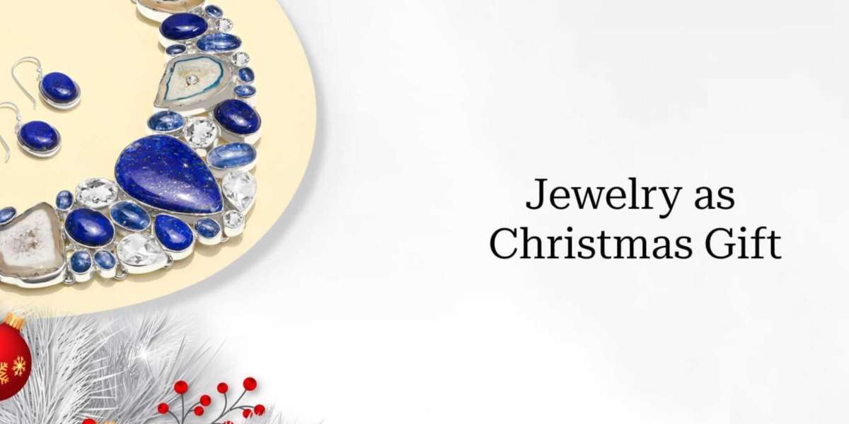 Why To Gift Jewelry This Christmas?