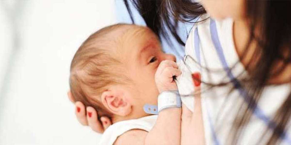 Newborn Jaundice- Understanding Causes, Symptoms and Treatment