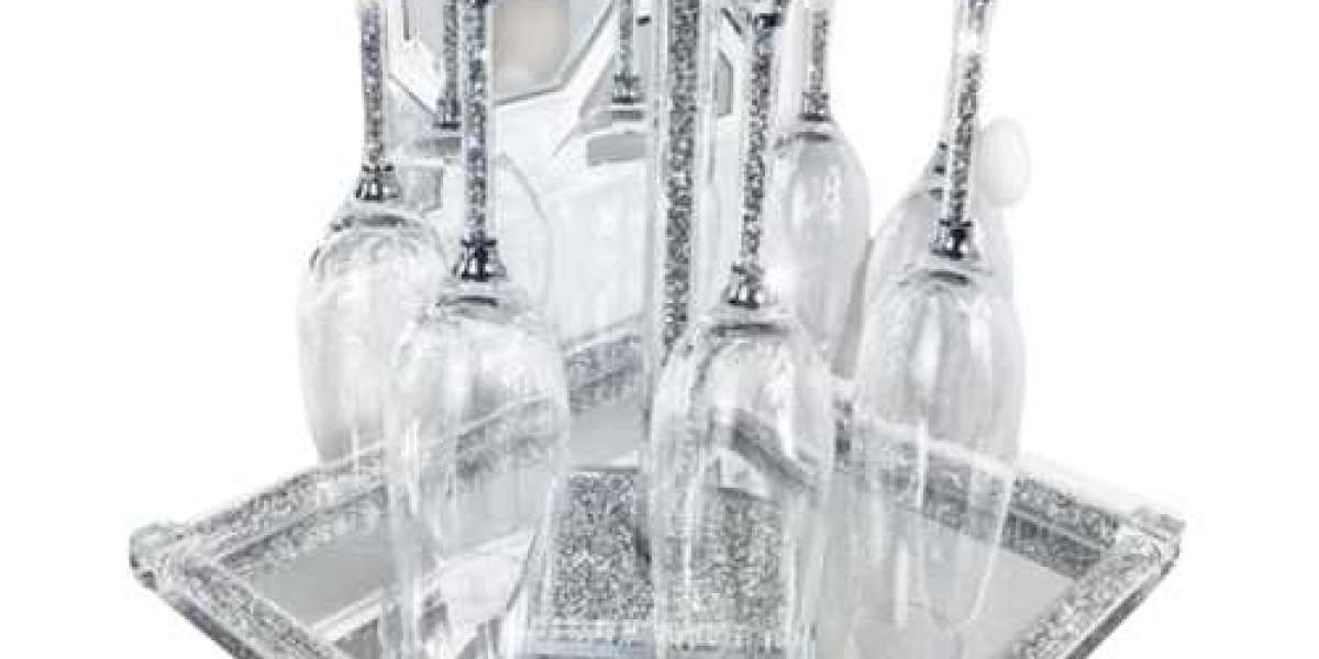 Crystal Crush Champagne or Wine Glass Carousel Silver: A Dazzling Addition to Your Table Setting