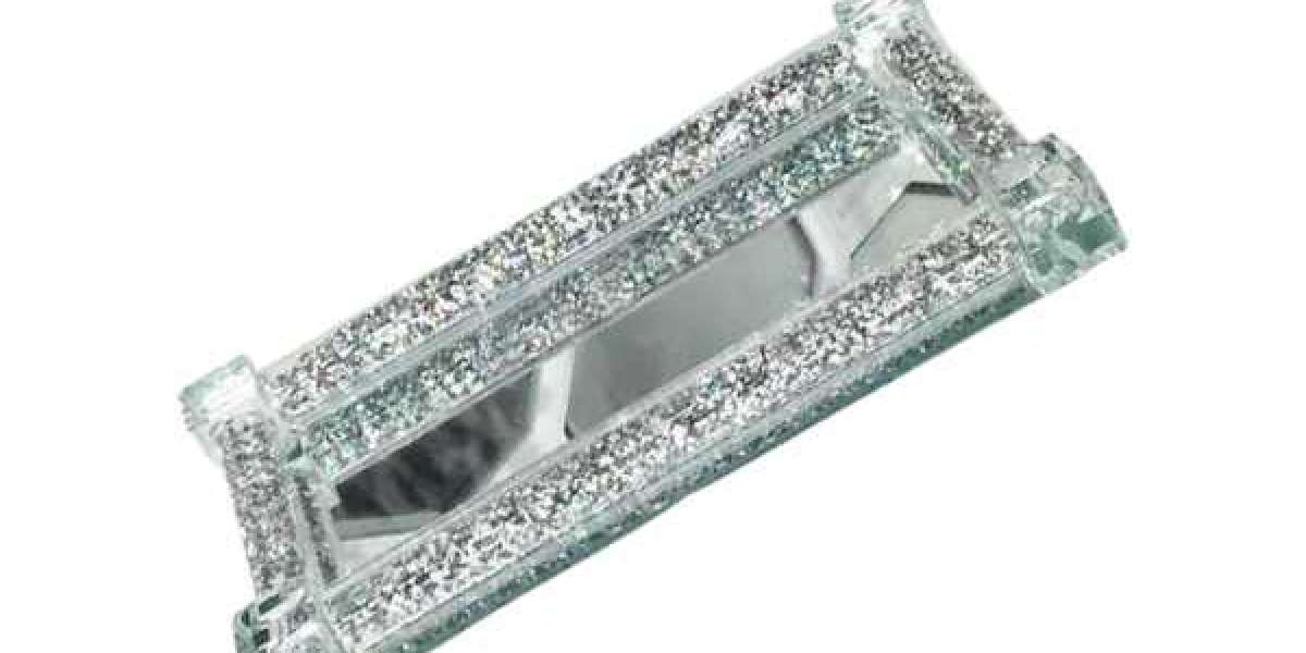 Adding Sparkle and Opulence the Allure of the Crystal Crushed Diamond Tray