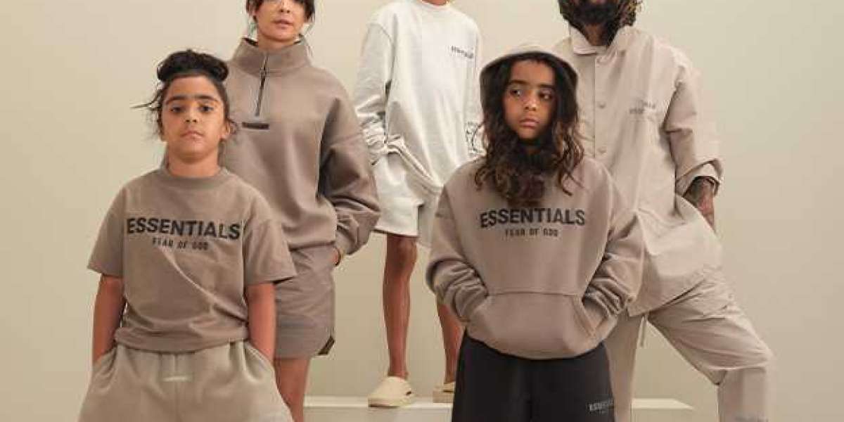 Effortless Fashion with Essentials Hoodie: Elevate Your Style