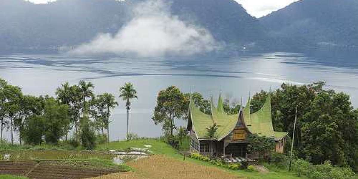 Lake Maninjau: Crater Lake Wonders in West Sumatra