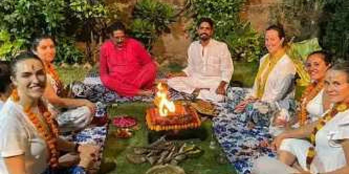 Namaste Nirvana: Immersive Yoga Retreats in India