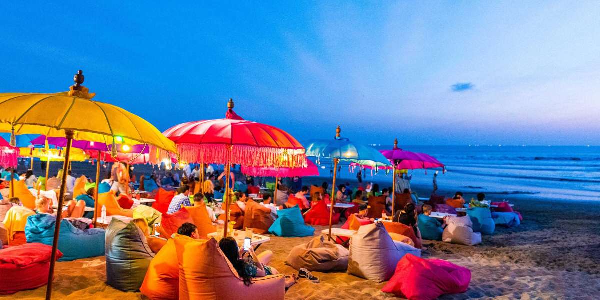 Pantai Kuta: Keindahan Pantai Pasir Putih di Bali Selatan