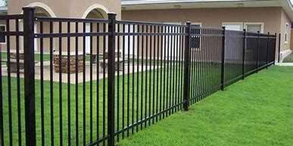 Top Fencing Contractors Horsham