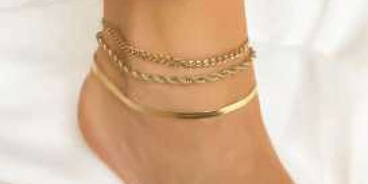 Breaking Chains, Embracing Anklets: How Fashionistas are Redefining Adornment