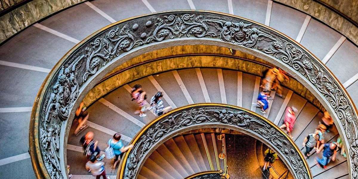 The Vatican Museum in Social Media Trends: 5 Viral Moments