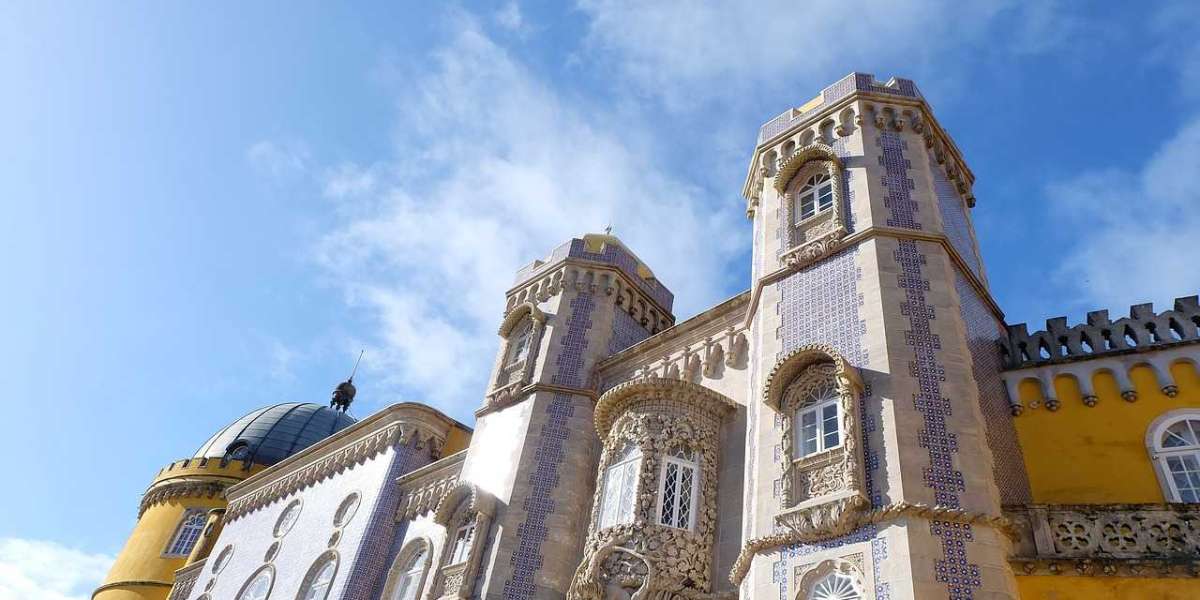 Best Times to Visit Pena Palace: Expert's Opinion