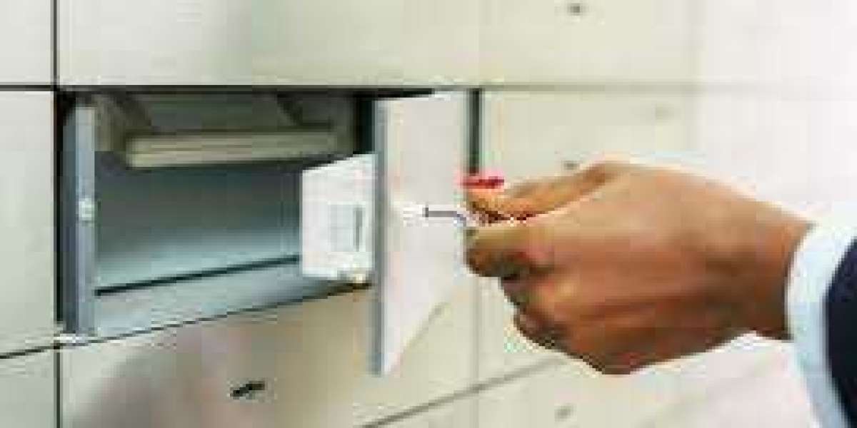 What factors should one consider when selecting a safety deposit locker in Dubai?