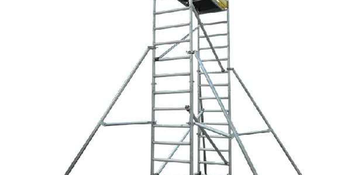 Conquering Tight Spaces: The Advantages of Narrow Scaffolding