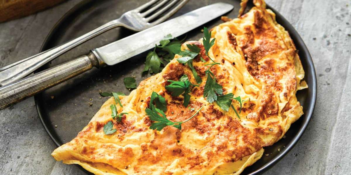 "Indulge in Lahore’s Delight The Perfect Omelet Paratha Fusion"