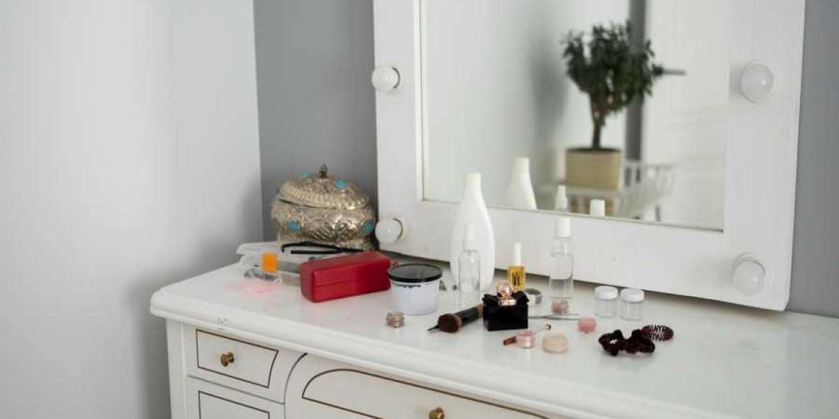 How to Choose the Right Mirror for Your Dressing Table Vanity