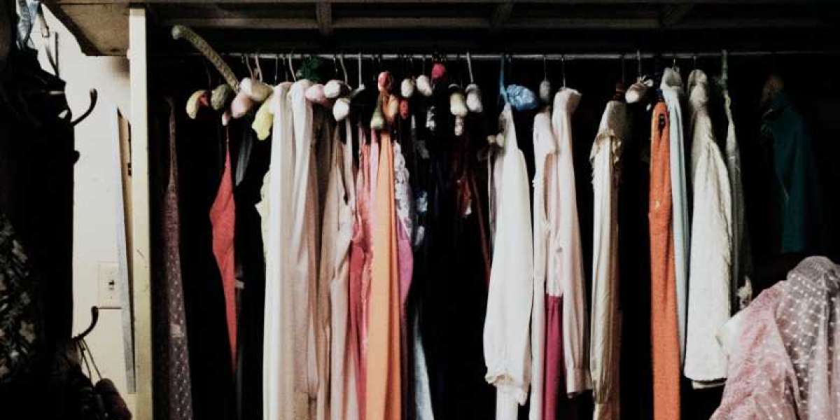 10 Secrets to Keeping Your Wardrobe Fresh and Clean Year-Round