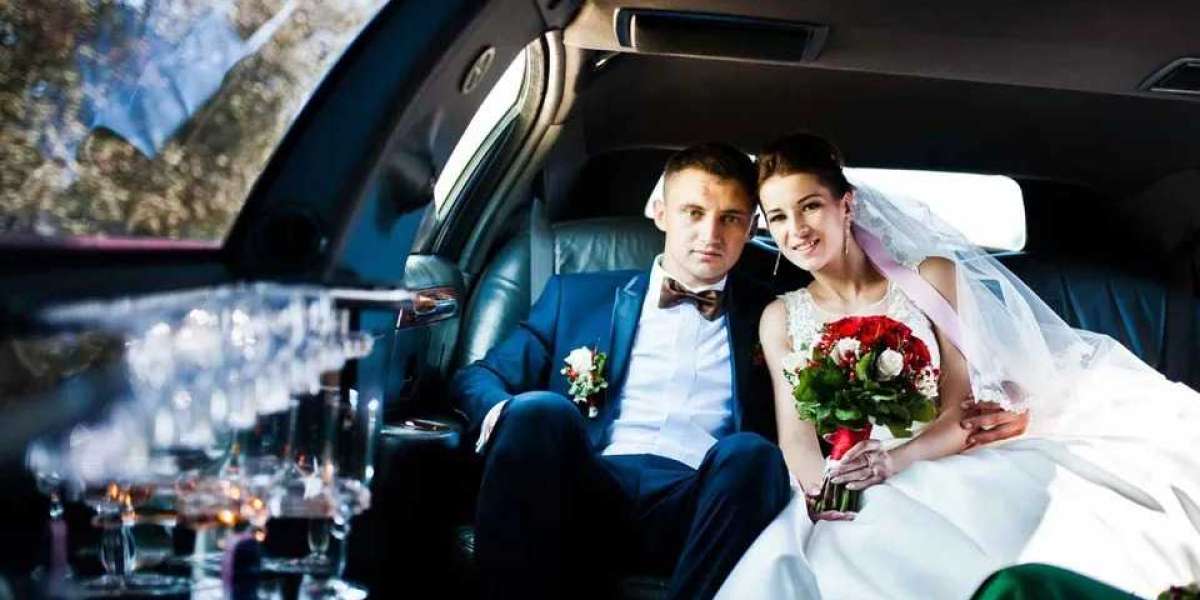 Top Reasons to Choose an Anniversary Limousine Service in Orlando