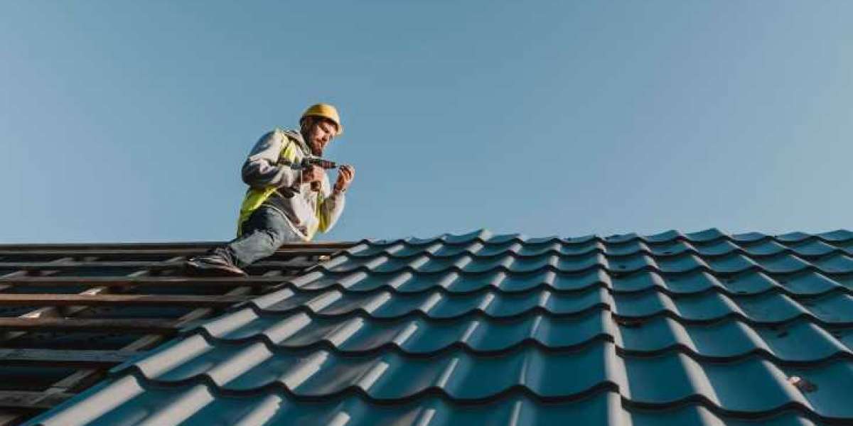 Finding the Best Roofing Contractor: A Guide to Quality and Reliability