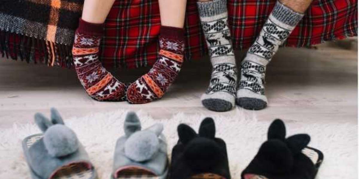 Choosing the Best Women’s Socks and Men’s Socks: Comfort, Style, and Practicality