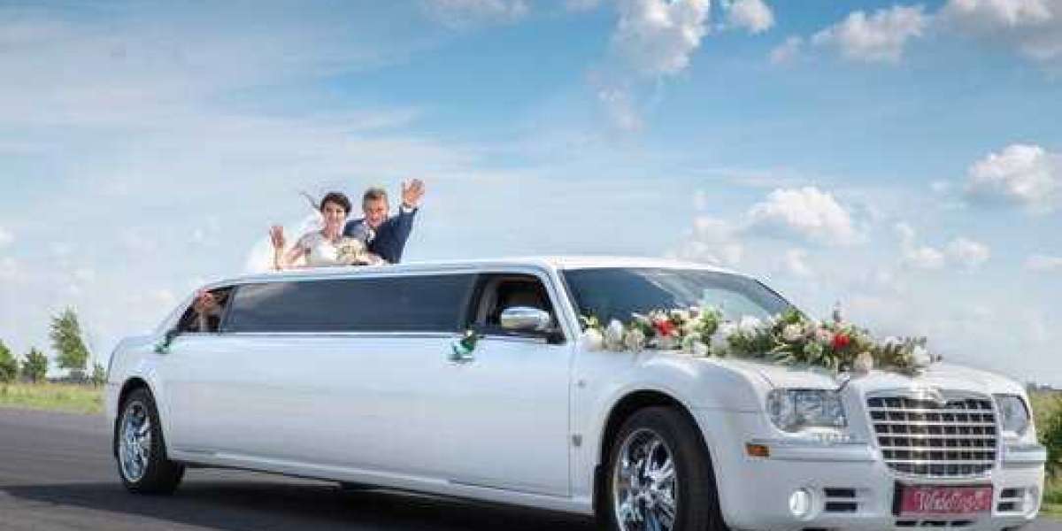 How to Create a Fun Experience with Your Wedding Limo