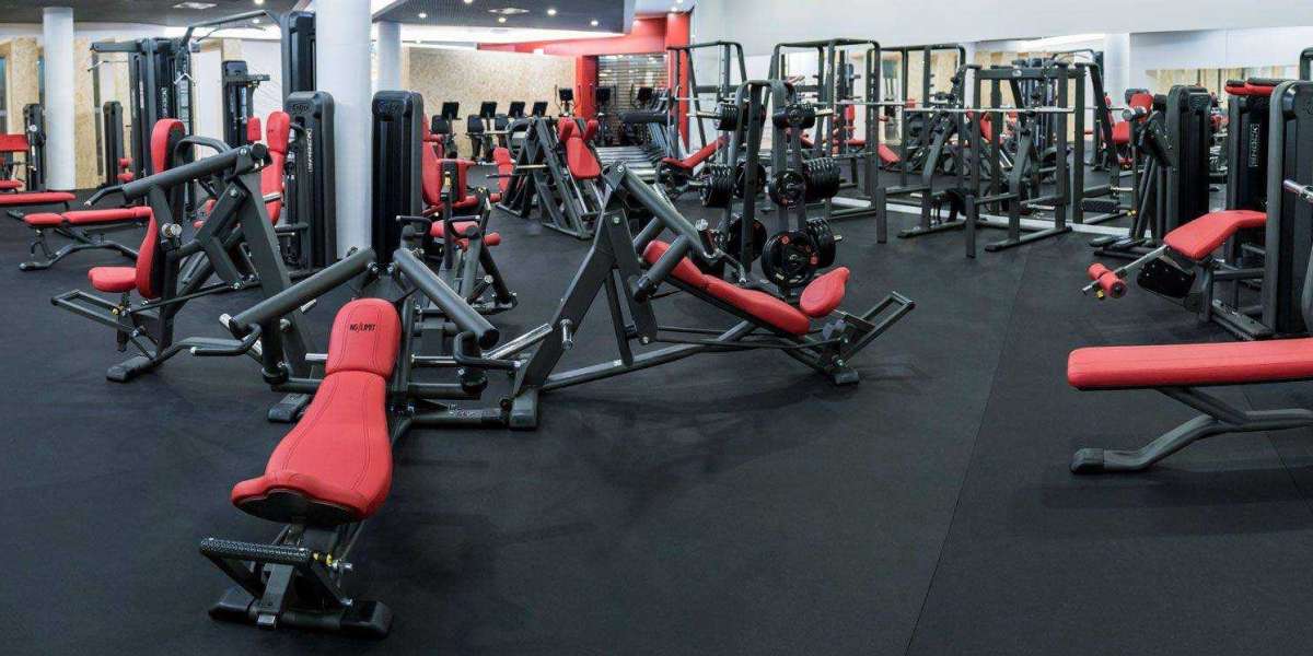 Le Crossfit est une discipline reconnue pour ses entraînements variés et intenses, combinant force, cardio et mobilité.