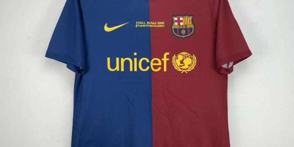 اقتنِ الآن طقم برشلونة 2009 مع Sport Touch قبل نفاد الكمية المحدودة